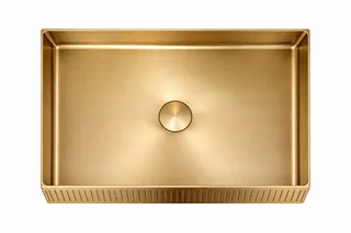 כיור רחצה מונח מלבני בעיצוב פסים עשוי מנירוסטה רוחב 50 ס"מ ועומק 35 ס"מ צבע זהב מט PVD דגם GS-2204