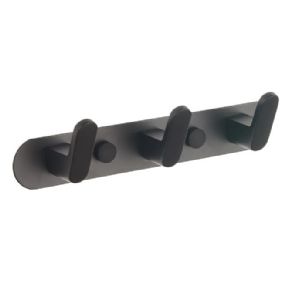 קולב Brass אל חלד מגיע עם 3 ווים לתליה של בגדים, מגבות וכו' צבע שחור מט דגם 1103B
