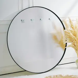 מראת גוף מרחפת עגולה לתליה עם מסגרת אל חלד צבע שחור מט מגיעה בקוטר 120 ס"מ מק"ט 5055B