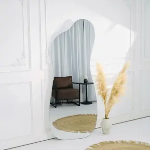 מראת גוף מרחפת בצורה אמורפית לתליה ללא מסגרת רוחב 70 ס"מ גובה 180 ס"מ דגם LM-55