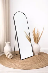 מראת גוף אובלית עומדת עם סטנד עשוי ממסגרת אלומיניום אל חלד צבע שחור מט וניתן גם לתלות אותה רוחב 70 ס"מ גובה 180 ס"מ דגם LMB-15B